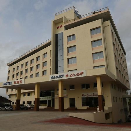 Hotel Bms Mangalore Exteriör bild
