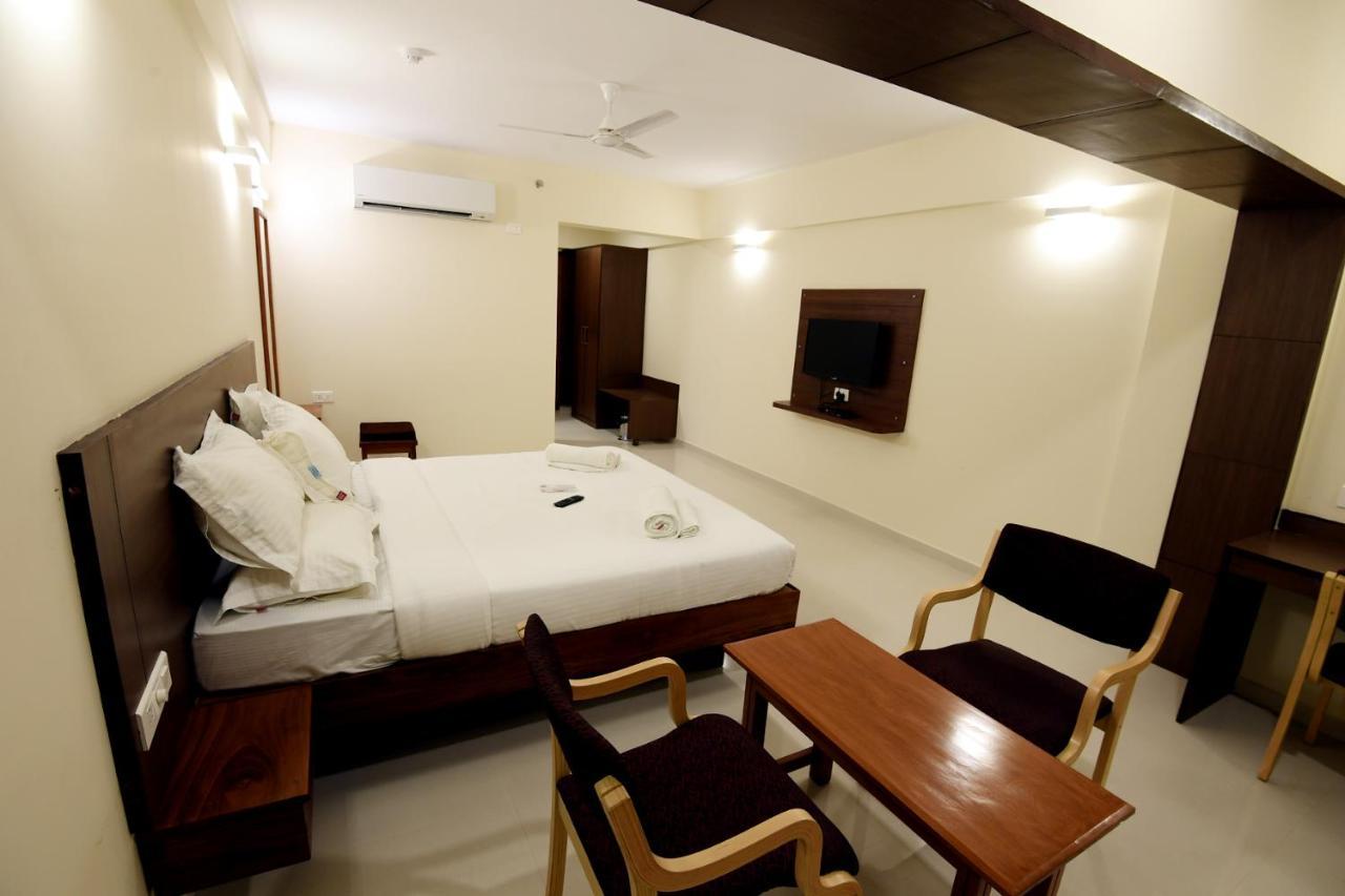Hotel Bms Mangalore Exteriör bild